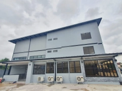 อาคารโรงงานซื้อขาย-เก็บชิ้นส่วนเครื่องจักรกลเก่า-1